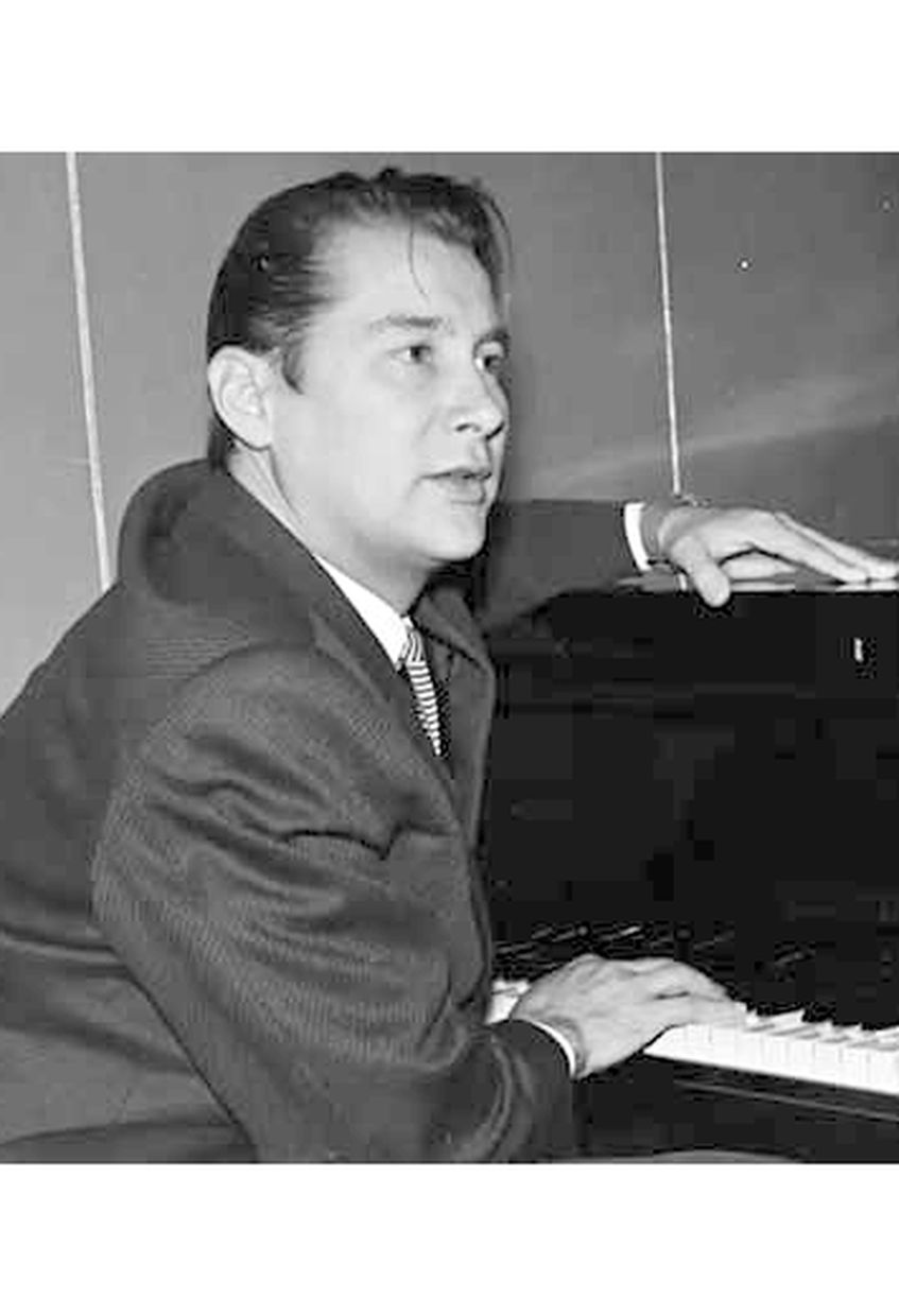 Андрей Эшпай